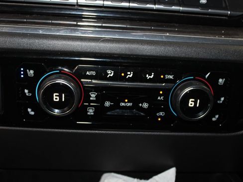 Used 2023 Chevrolet Silverado 1500 LTZ AWD/4WD image 31