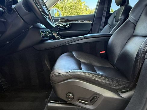 Used 2018 Volvo XC90 T6 Momentum w/ Convenience Package AWD/4WD image 22