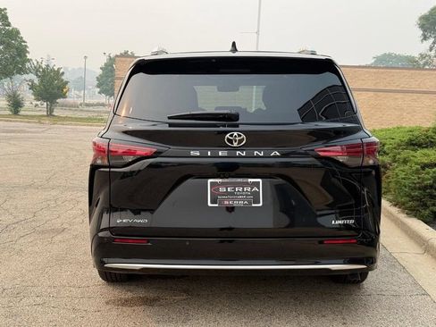 Used 2026 Toyota Sienna Limited AWD/4WD image 4