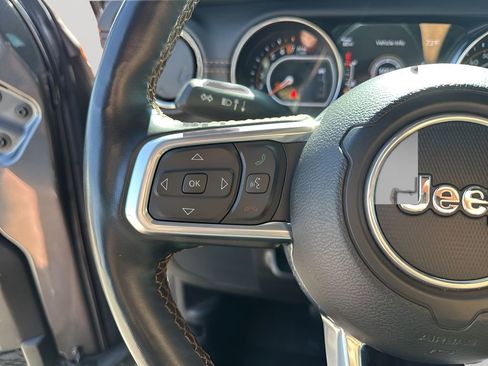 Used 2021 Jeep Gladiator Overland image 30
