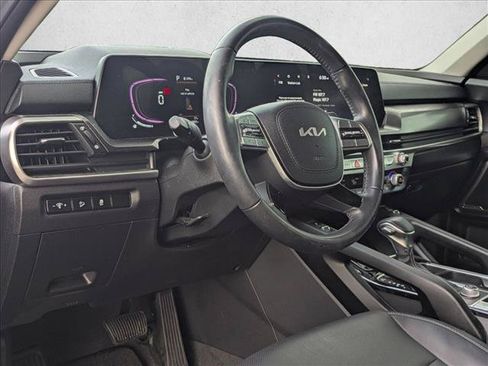 Used 2024 Kia Telluride S FWD image 3
