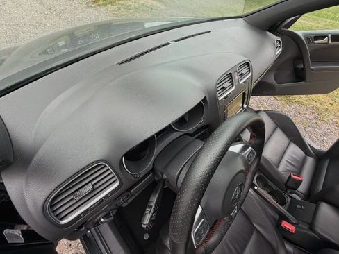 Used 2010 Volkswagen GTI 2-Door FWD image 87