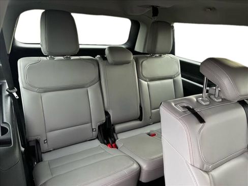 Used 2025 Ford Expedition Max Active AWD/4WD image 13