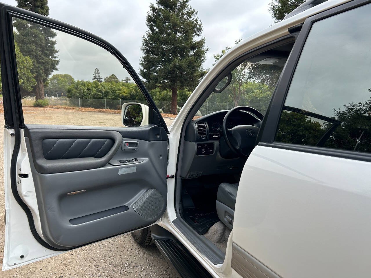 Used 1999 Toyota Land Cruiser AWD/4WD image 26