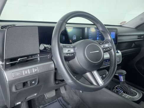 Used 2025 Hyundai Kona SEL image 27