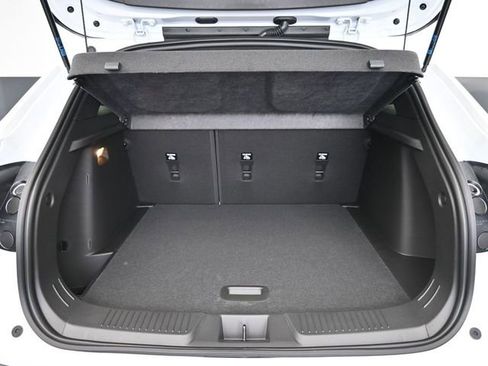 New 2026 Chevrolet Trax RS w/ Sunroof Package image 39