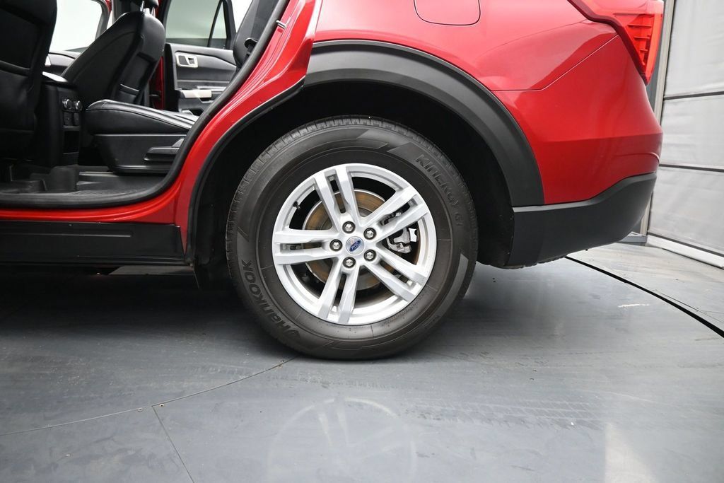 Used 2021 Ford Explorer XLT w/ Equipment Group 202A RWD image 18
