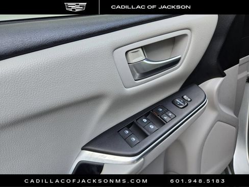 Used 2017 Toyota Camry SE FWD image 11
