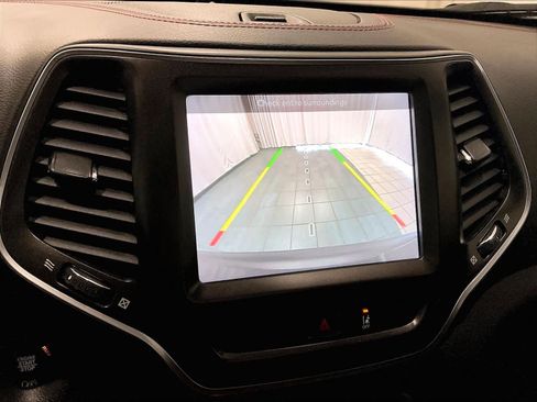 Used 2022 Jeep Cherokee Trailhawk w/ Comfort/Convenience Group image 19