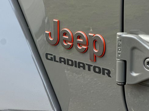 Used 2021 Jeep Gladiator Mojave image 24