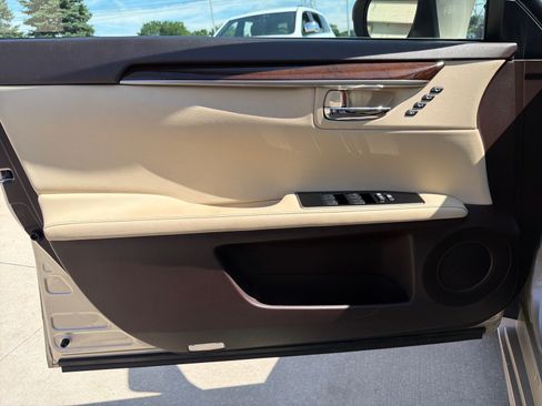 Used 2018 Lexus ES 350 w/ Navigation System Package FWD image 10