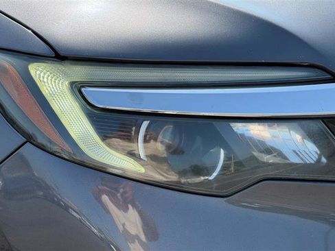 Used 2017 Honda Pilot Touring image 11