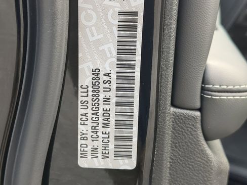 New 2025 Jeep Grand Cherokee Laredo X w/ Luxury Tech Group I image 27