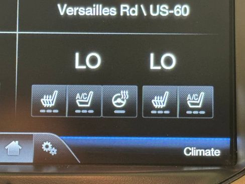 Used 2015 Lincoln MKX FWD w/ Equipment Group 102A image 40