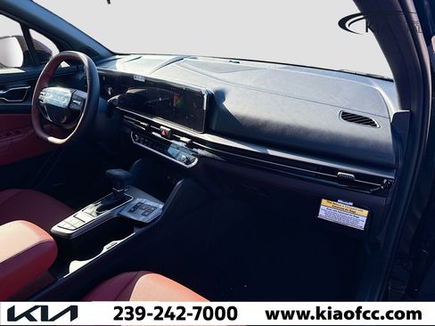 New 2026 Kia Sportage SX image 14