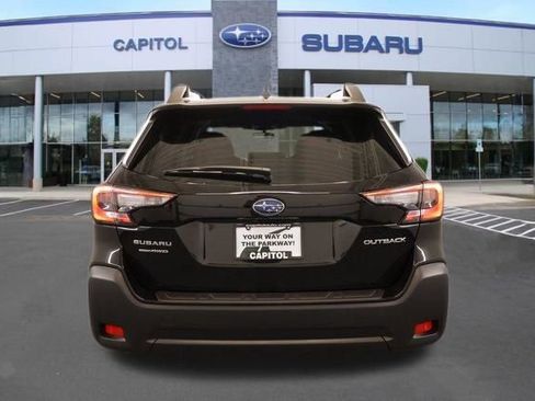Certified 2025 Subaru Outback Premium AWD/4WD image 4