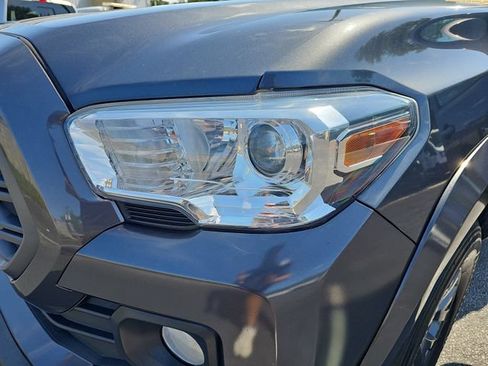 Used 2022 Toyota Tacoma SR5 w/ Technology Package RWD image 30