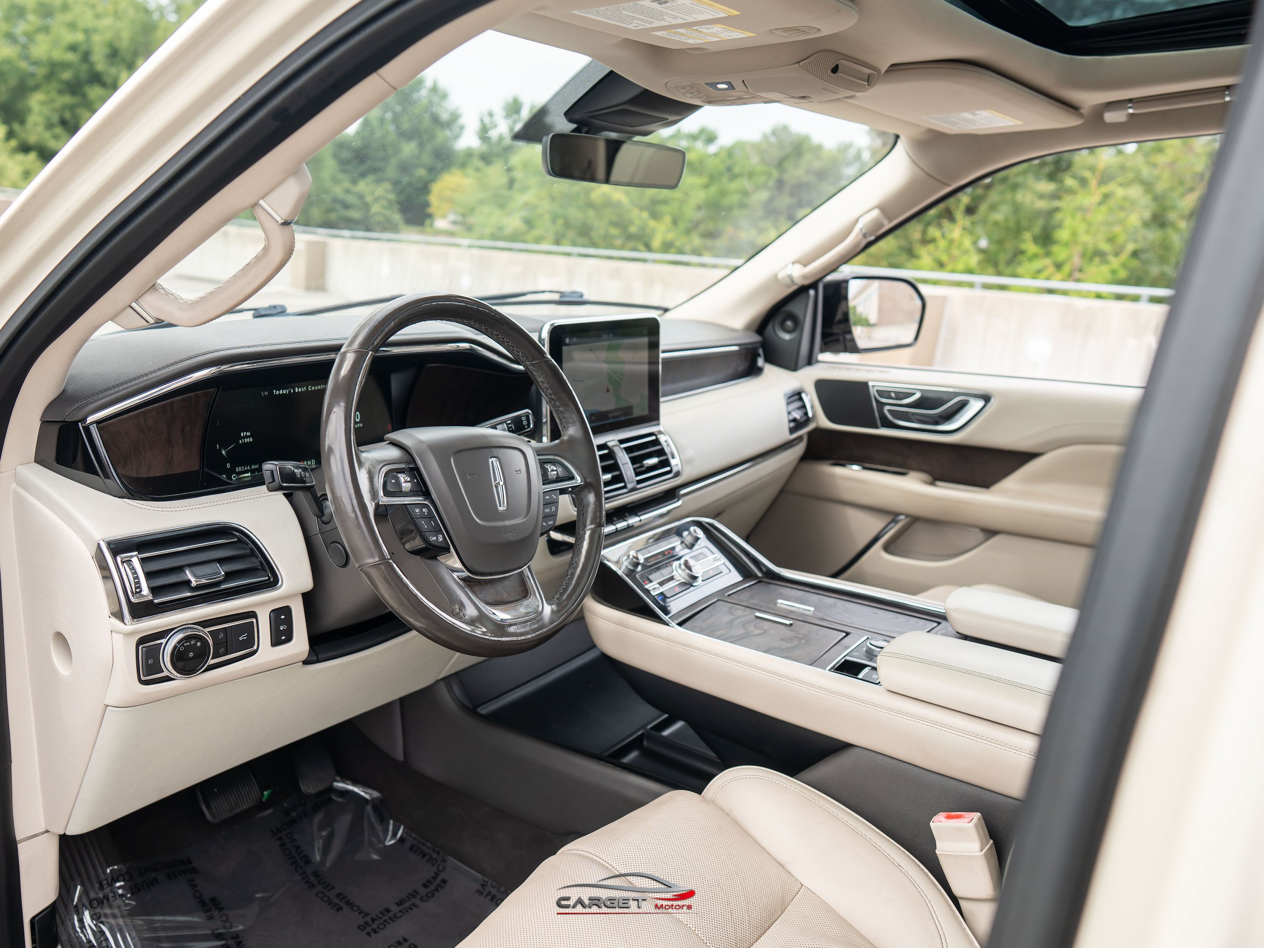 Used 2018 Lincoln Navigator Select w/ Technology Package RWD image 13