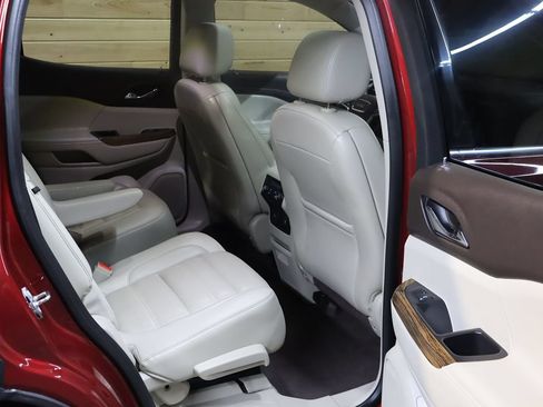 Used 2019 GMC Acadia Denali w/ Technology Package FWD image 63