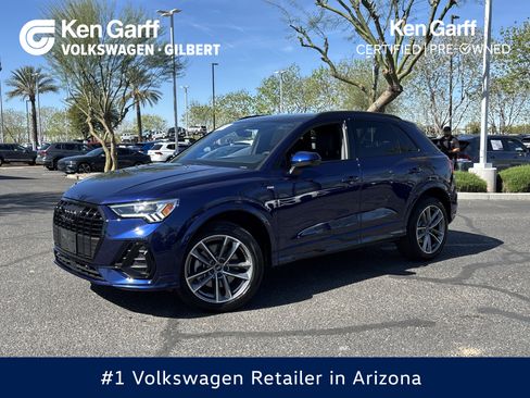 Used 2023 Audi Q3 2.0T Premium w/ Black Optic Sport Package image 1