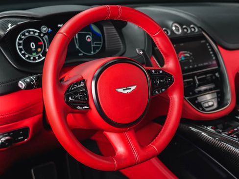 Used 2021 Aston Martin DBX AWD/4WD image 39