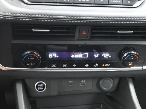 Certified 2023 Nissan Rogue SV FWD image 16