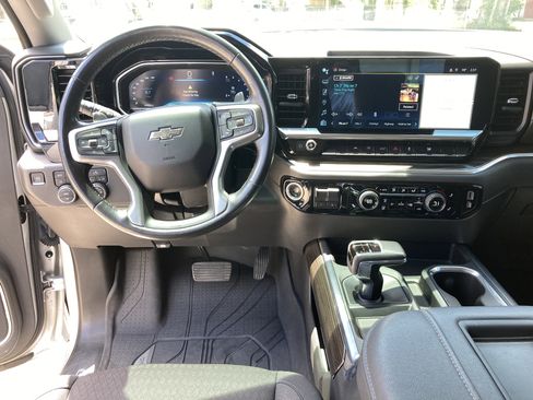 Used 2022 Chevrolet Silverado 1500 RST w/ Max Trailering Package AWD/4WD image 13