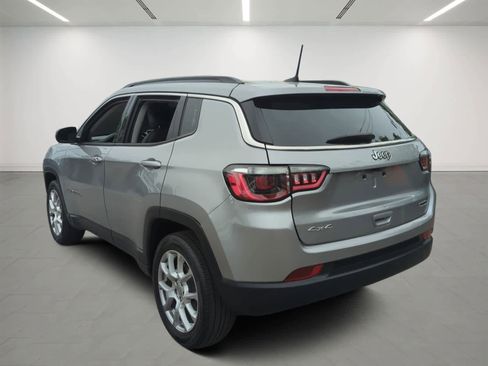 Used 2022 Jeep Compass Latitude w/ Sun and Sound Group AWD/4WD image 4