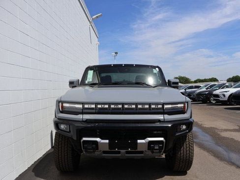 New 2025 GMC Hummer EV 2X w/ LPO, Dark Essentials Package AWD/4WD image 7