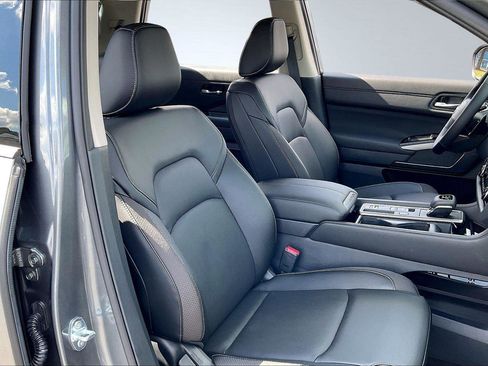 New 2026 Nissan Pathfinder SL image 9