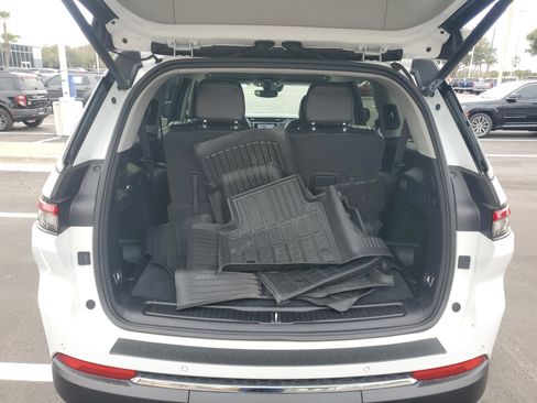 Used 2022 Jeep Grand Cherokee L Limited image 7