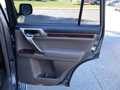 Used 2010 Lexus GX 460 AWD/4WD image 28
