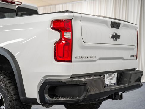 Used 2024 Chevrolet Silverado 1500 ZR2 image 6