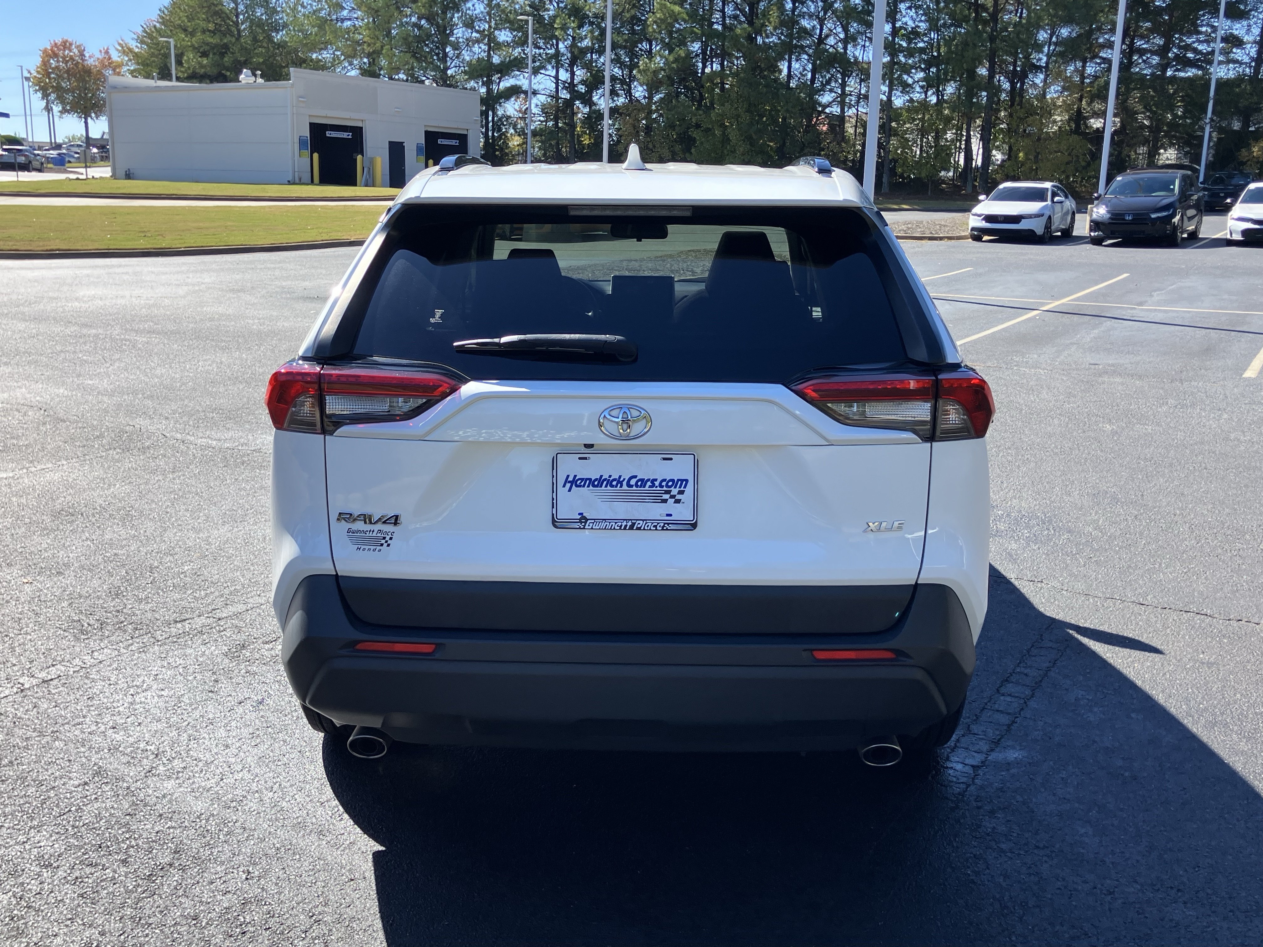 Used 2019 Toyota RAV4 XLE w/ Convenience Package FWD image 9