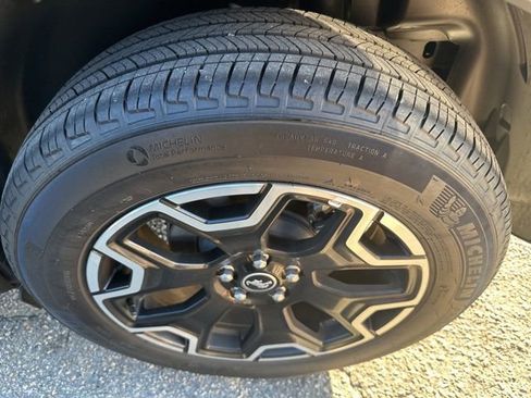 Used 2025 Ford Bronco Sport Outer Banks w/ Outer Banks Tech Package+ image 11