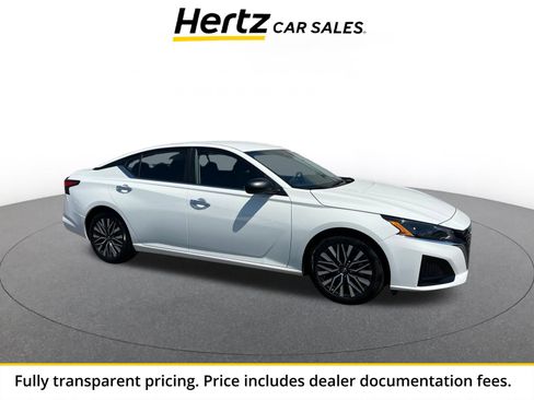 Used 2025 Nissan Altima 2.5 SV FWD image 1