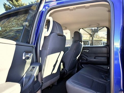 Used 2023 Nissan Frontier SV w/ Technology Package image 23