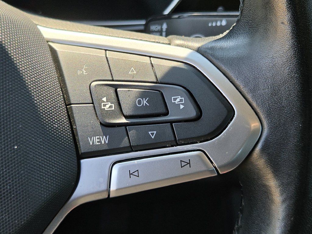 Used 2024 Volkswagen Jetta SE FWD image 22