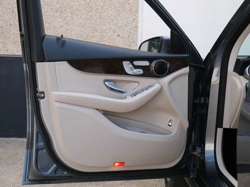 Used 2018 Mercedes-Benz GLC 300 image 17