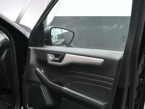 Used 2022 Ford Escape SE FWD image 10