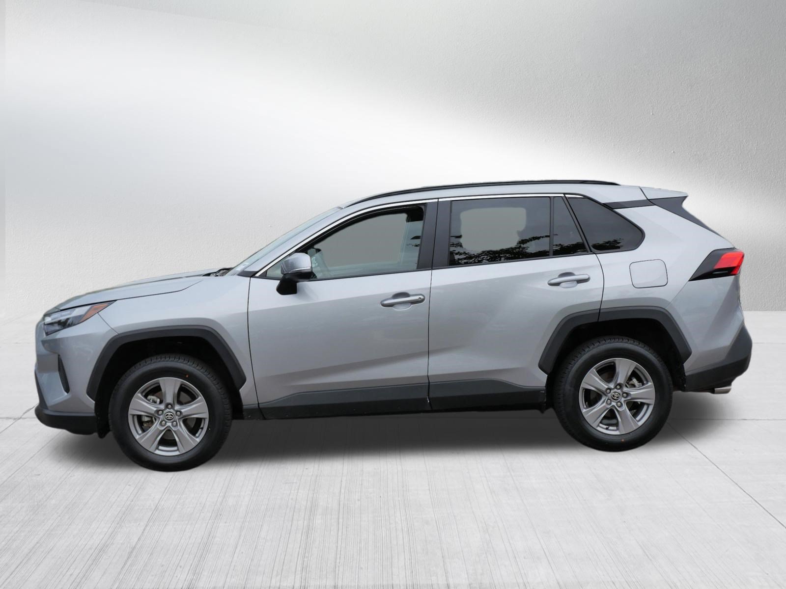 Certified 2025 Toyota RAV4 XLE AWD/4WD image 5