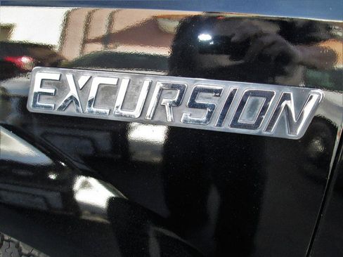 Used 2000 Ford Excursion XLT image 4