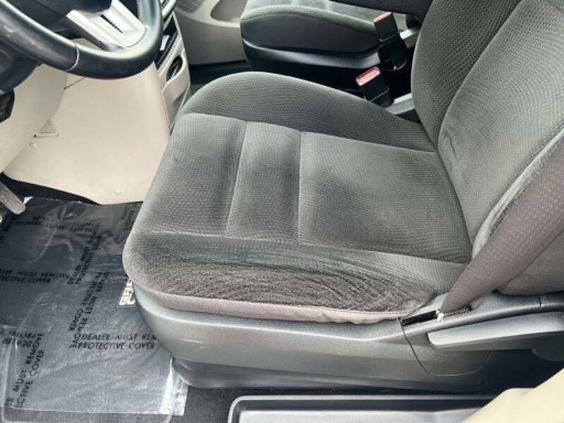 Used 2017 Dodge Grand Caravan SE w/ Power Window Group FWD image 18