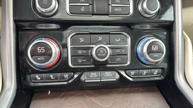Used 2021 GMC Yukon XL Denali w/ Denali Premium Package AWD/4WD image 18