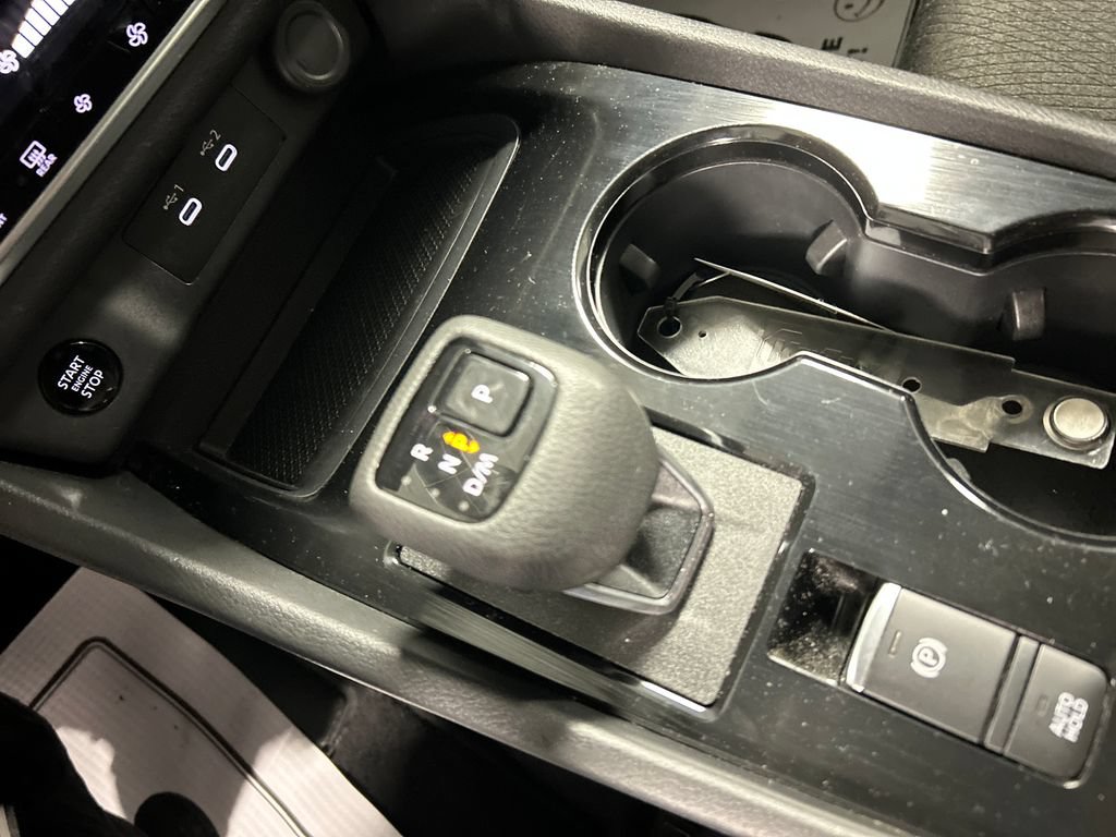 Used 2025 Nissan Rogue SV AWD/4WD image 18