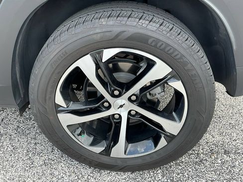 Used 2024 Chevrolet Trax RS FWD image 34