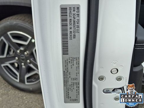 New 2026 Jeep Cherokee Laredo AWD/4WD image 11