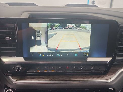 Certified 2022 Chevrolet Silverado 1500 LT Trail Boss w/ Convenience Package II AWD/4WD image 15