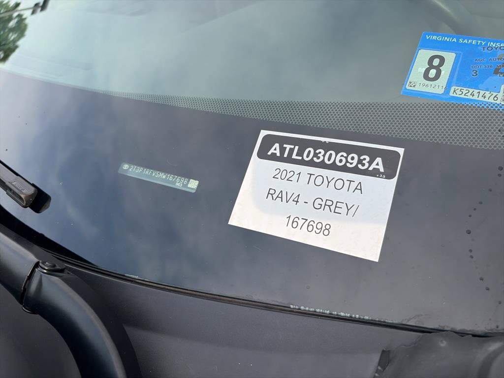 Used 2021 Toyota RAV4 XLE AWD/4WD image 30