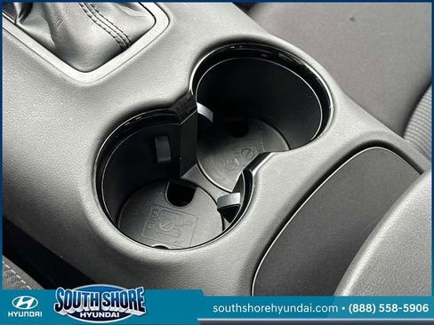 Used 2023 Toyota Venza LE image 35